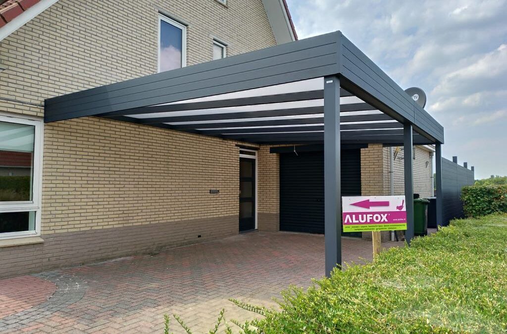 Carport met Schutting